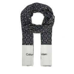 Szal Calvin Klein. Czarne szaliki i kominy damskie CALVIN KLEIN, bez wzorów. Za 179.99 zł.