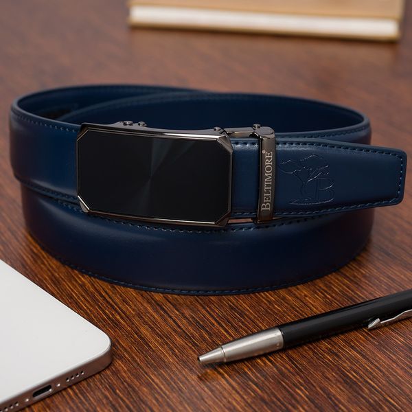 Pasek męski skórzany klamra automatyczna granatowy Beltimore A49 : Kolory - granatowy, Rozmiar pasków - r.120-135 cm. Niebieskie paski męskie bez wzorów, ze skóry, wizytowe. Za 64.90 zł.