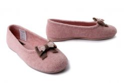 MANITU 340083-42 rosa, kapcie damskie. Czerwone kapcie damskie Manitu, z polaru. Za 174.90 zł.