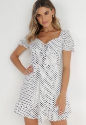 Biała Sukienka Abin. Białe sukienki damskie Born2be, l, z aplikacjami, vintage, bez kołnierzyka, bez ramiączek, mini. W wyprzedaży za 87.99 zł.