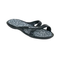 Klapki basenowe damskie Nabaiji 500 Lea. Białe klapki damskie NABAIJI, bez wzorów, z kauczuku, bez obcasa. W wyprzedaży za 49.99 zł.