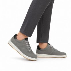 Buty męskie sportowe do chodzenia Wrangler RUSTY MEN LOW. Szare buty sportowe na co dzień męskie Wrangler, z jeansu, bez zapięcia, trekkingowe. Za 229.00 zł.