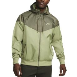 Kurtka przeciwwiatrowa Nike Windrunner. Zielone kurtki męskie Nike, xs, bez wzorów, z materiału. Za 407.45 zł.