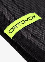 Czapka zimowa Ortovox Peak Beanie - black raven. Czarne czapki męskie ORTOVOX, na zimę, bez wzorów, z materiału. Za 186.99 zł.