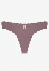 Fioletowe Bawełniane Majtki Stringi z Prążkowanej Tkaniny Eziane. Fioletowe stringi damskie Born2be, l, bez wzorów, z bawełny. Za 9.99 zł.