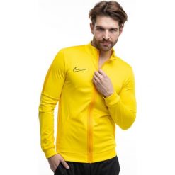 Bluza sportowa męska Nike Dri-FIT Academy 23. Żółte bluzy bez kaptura męskie Nike, bez wzorów, sportowe, bez kołnierzyka, bez ramiączek. Za 160.00 zł.