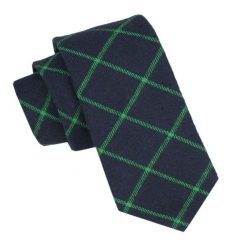 Wełniany Krawat - Alties - Granatowy w Zielony Wzór. Niebieskie krawaty i muchy męskie Alties, bez wzorów, z bawełny. Za 55.00 zł.