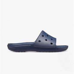 Klapki basenowe Crocs Classic Slide. Niebieskie klapki damskie Crocs, bez wzorów, bez obcasa. Za 85.99 zł.
