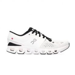 Buty do biegania damskie On Running Cloud X 4. Białe obuwie do biegania damskie On. Za 921.00 zł.