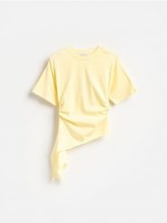 T-shirt z asymetrycznym dołem - żółty. Żółte t-shirty damskie Reserved, l, bez wzorów, z bawełny, z asymetrycznym kołnierzem. Za 69.99 zł.