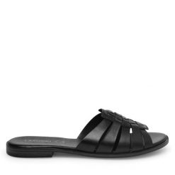 Klapki Lasocki. Czarne klapki damskie Lasocki, bez wzorów, bez obcasa. Za 139.99 zł.