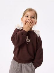 Bluza z falbankami - ciemnobrązowy. Brązowe bluzy i bluzki niemowlęce Reserved, bez wzorów, z bawełny, bez ramiączek, bez kaptura. Za 49.99 zł.