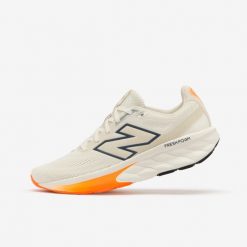Buty do biegania męskie New Balance Fresh Foam 520 V9. Białe obuwie do biegania damskie New Balance. W wyprzedaży za 259.99 zł.