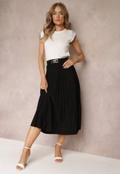 Czarna Plisowana Spódnica z Gumką w Talii i Ozdobą w Serca Pearlis. Czarne spódniczki damskie Renee, z aplikacjami, midi, rozkloszowane. Za 74.99 zł.