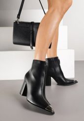 Czarne Botki na Słupkowym Obcasie z Metaliczną Aplikacją na Nosku Rilissea. Czarne botki damskie Renee, z jeansu, eleganckie, bez obcasa, na obcasie, bez zapięcia. Za 159.99 zł.