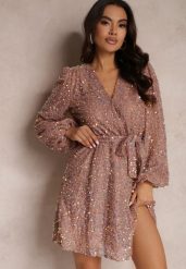 Różowa Sukienka Cekinowa z Kopertowym Dekoltem Voodek. Czerwone sukienki damskie Renee, na spotkanie biznesowe, l, bez wzorów, z jeansu, eleganckie, bez kołnierzyka, bez ramiączek, mini, kopertowe. Za 189.99 zł.