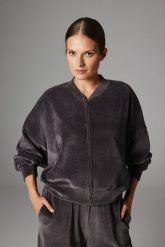WELUROWA BLUZA NELLI ANTRACYT M - Flawless. Szare bluzy bez kaptura damskie Flawless, m, z materiału. Za 345.00 zł.