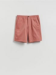 Szorty chino regular - różowy. Czerwone szorty męskie Reserved, bez wzorów, z bawełny. Za 129.99 zł.