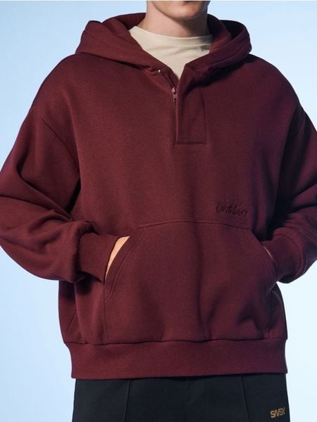 Bluza hoodie basic - bordowy. Czerwone bluzy bez kaptura męskie Sinsay, l. Za 69.99 zł.