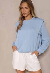 Jasnoniebieska Bluza z Wiskozą z Szerokimi Ramionami Alioris. Niebieskie bluzy bez kaptura damskie Renee, z jeansu. Za 69.99 zł.