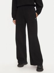 Deha Spodnie dresowe C12055 Czarny Regular Fit. Czarne spodnie dresowe damskie Deha, s, bez wzorów, z bawełny. Za 289.99 zł.