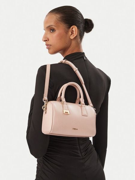 Furla Torebka A Olivia Mini Boston WE00933 A.0023 4655S Różowy. Czerwone torebki klasyczne damskie Furla, bez wzorów, ze skóry, bez dodatków. Za 1,299.00 zł.