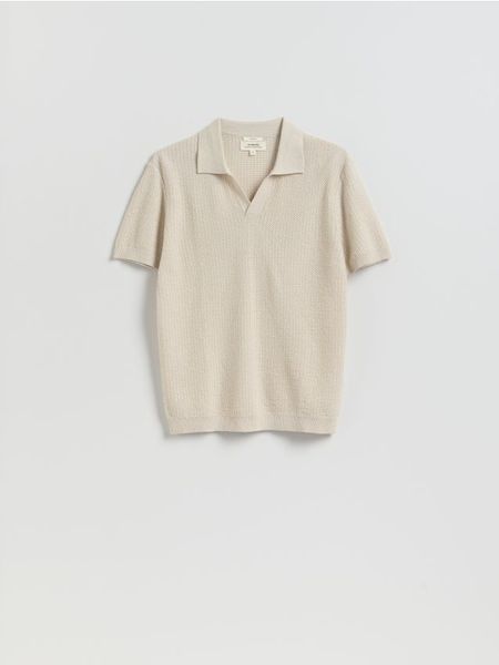 Koszulka polo z lnem - złamana biel. Koszulki polo męskie Reserved, l, bez wzorów, z dzianiny, bez ramiączek. Za 159.99 zł.