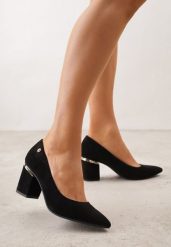 Czarne Czółenka na Słupku z Wkładką ze Skóry Naturalnej i Metaliczną Ozdobą Dynaste. Czarne czółenka damskie Renee, z aplikacjami, ze skóry, bez obcasa, na słupku. Za 119.99 zł.