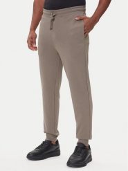 HUGO Spodnie dresowe Dayote232 50489617 Beżowy Regular Fit. Brązowe spodnie dresowe męskie Hugo, bez wzorów, z bawełny. Za 399.99 zł.