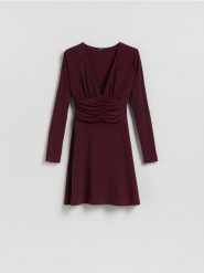 Sukienka z marszczeniami - ciemnofioletowy. Fioletowe sukienki damskie Reserved, na co dzień, l, bez wzorów, z dzianiny, bez kołnierzyka, bez ramiączek, proste. Za 119.99 zł.