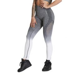 Legginsy bezszwowe damskie Carpatree Phase Seamless. Białe legginsy sportowe damskie Carpatree, xs, bez wzorów, na fitness i siłownię. Za 82.99 zł.
