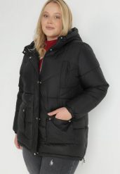 Czarna Kurtka Pikowana z Kapturem Lannea. Czarne kurtki damskie Born2be, plus size, bez wzorów, z jeansu, z kapturem. Za 199.99 zł.