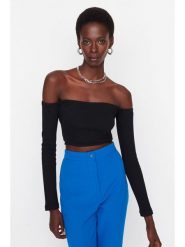 Trendyol Bluzka w kolorze czarnym rozmiar: L. Czarne bluzki damskie Trendyol, l, bez wzorów, bez kołnierzyka, bez ramiączek. Za 56.99 zł.