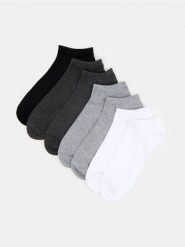 Bawełniane skarpetki 7 pack - szary. Szare skarpetki męskie Sinsay, bez wzorów, z bawełny. Za 19.99 zł.