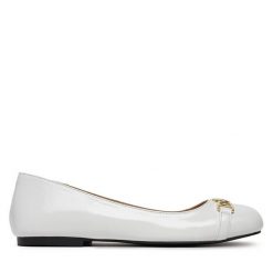 Baleriny LOVE MOSCHINO. Białe baleriny damskie Love Moschino, bez wzorów, bez obcasa. Za 499.99 zł.