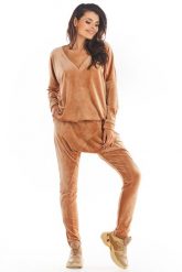 Wygodna Welurowa Bluza z Dekoltem w Szpic - Beżowa. Brązowe bluzy bez kaptura damskie Awama, uniwersalny, z materiału. Za 182.90 zł.