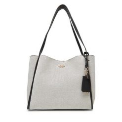 Torebka Guess. Brązowe torebki klasyczne damskie Guess, z aplikacjami, bez dodatków. Za 429.99 zł.