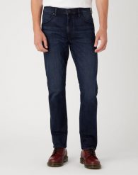 WRANGLER LARSTON MĘSKIE SPODNIE JEANSOWE DUSKY NIGHT W18SMI299. Spodnie materiałowe męskie Wrangler, bez wzorów, z jeansu. Za 239.99 zł.