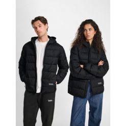 Kurtka Hummel. Czarne kurtki damskie HUMMEL, na jesień, bez wzorów, z puchu, sportowe, bez kaptura. Za 343.00 zł.