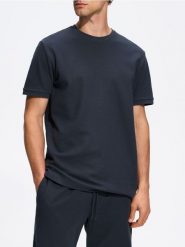 Strukturalny t-shirt regular - ciemnoszary. Szare t-shirty męskie Reserved, l, bez wzorów, z bawełny, bez kołnierzyka. Za 69.99 zł.