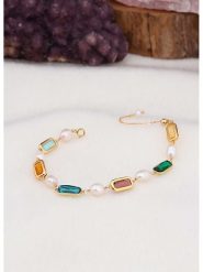 L'Atelier de Gaia Pozłacana bransoletka z perłami i cyrkoniami rozmiar: onesize. Białe bransoletki damskie L'Atelier de Gaia, pozłacane. Za 126.75 zł.