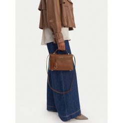 Torebka GINO ROSSI. Brązowe torebki klasyczne damskie Gino Rossi, bez wzorów, bez dodatków. Za 229.99 zł.