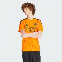 Koszulka Real Madrid 24/25 Away. Brązowe t-shirty sportowe męskie Adidas, s, z materiału, bez ramiączek, do piłki nożnej. W wyprzedaży za 335.00 zł.