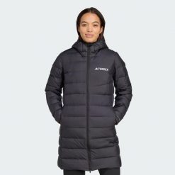 Parka Terrex Multi Light Down Hooded 2.0. Białe parki damskie Adidas, bez wzorów, z puchu. Za 899.00 zł.