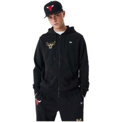 Bluza męska New Era Team Script FZ Hoody Chicago Bulls. Czarne bluzy bez kaptura męskie New Era, l. Za 249.99 zł.