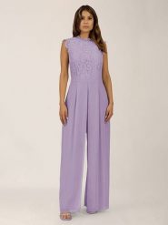 APART Kombinezon w kolorze lawendowym rozmiar: 42. Różowe kombinezony damskie Apart, bez wzorów, z koronki, bez kołnierzyka, bez ramiączek. Za 367.22 zł.