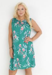 Zielona Kwiecista Sukienka z Ozdobnym Wycięciem i Marszczeniem Lanava. Zielone sukienki damskie Born2be, na imprezę, l, bez wzorów, eleganckie, bez kołnierzyka, bez ramiączek, midi, rozkloszowane. W wyprzedaży za 35.99 zł.