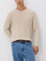 Sweter ze strukturalnej dzianiny - beżowy. Brązowe swetry męskie Reserved, l, bez wzorów, z bawełny, bez kołnierzyka. Za 99.99 zł.