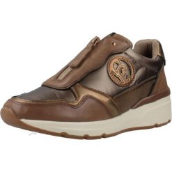 Buty CARMELA 16183004C Brązowy. Brązowe obuwie trekkingowe damskie Carmela. W wyprzedaży za 331.75 zł.