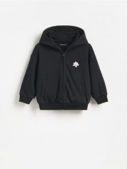Luźna bluza z kapturem - czarny. Czarne bluzy i bluzki niemowlęce Reserved, bez wzorów, z bawełny, bez ramiączek, z kapturem. Za 49.99 zł.
